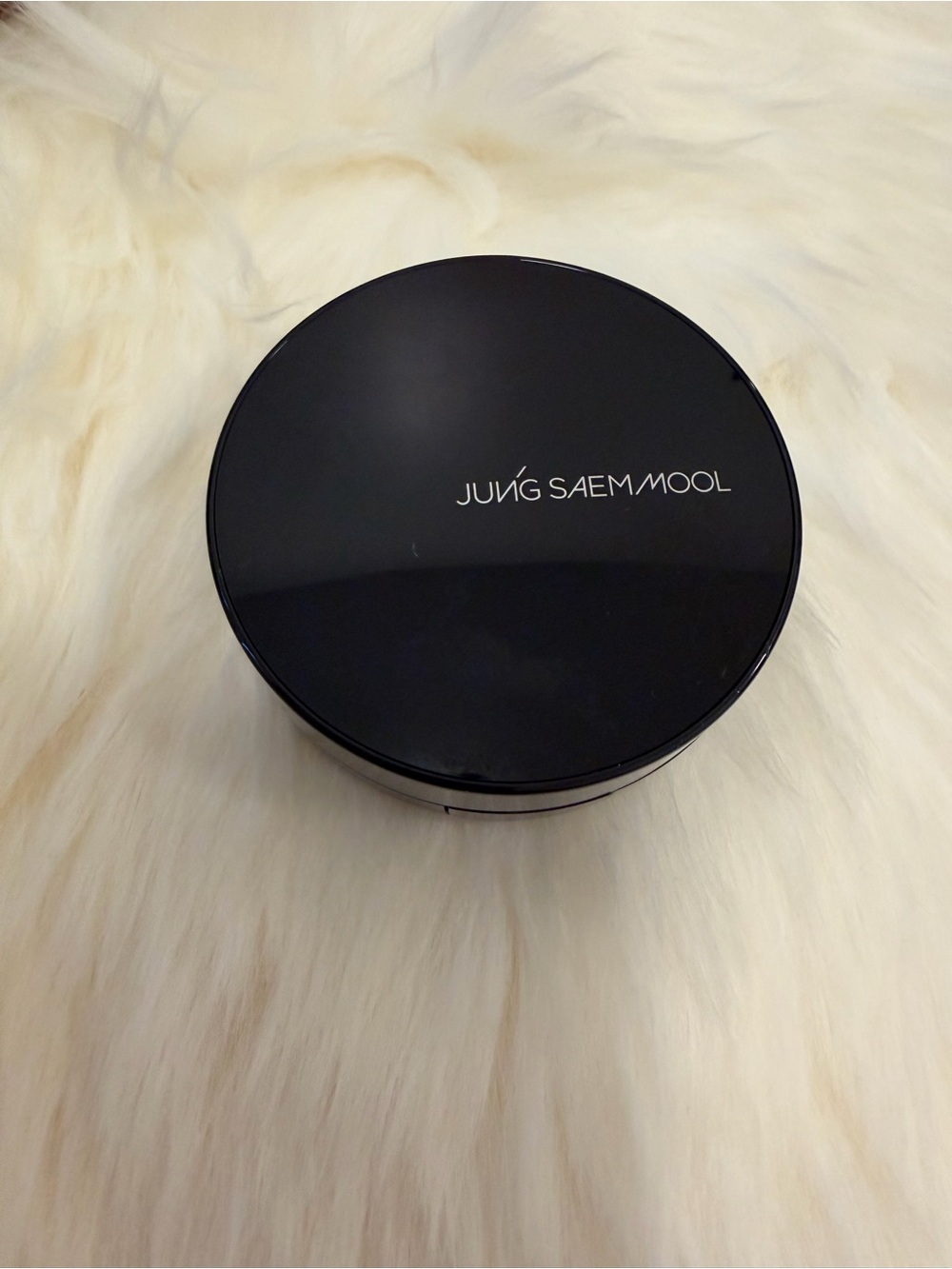 Jung Saem Mool Glossy Black Cushion Compact Empty Case